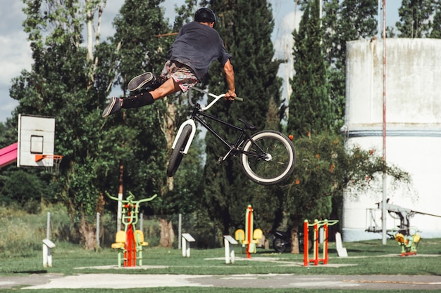 Mastering the 50/50 Reverse: Jeff's Signature Bmx Trick Tutorial